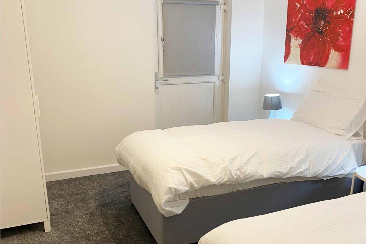 Sutton Contractor Accommodation - Warrington, St Helens Clock Face Zewnętrze zdjęcie