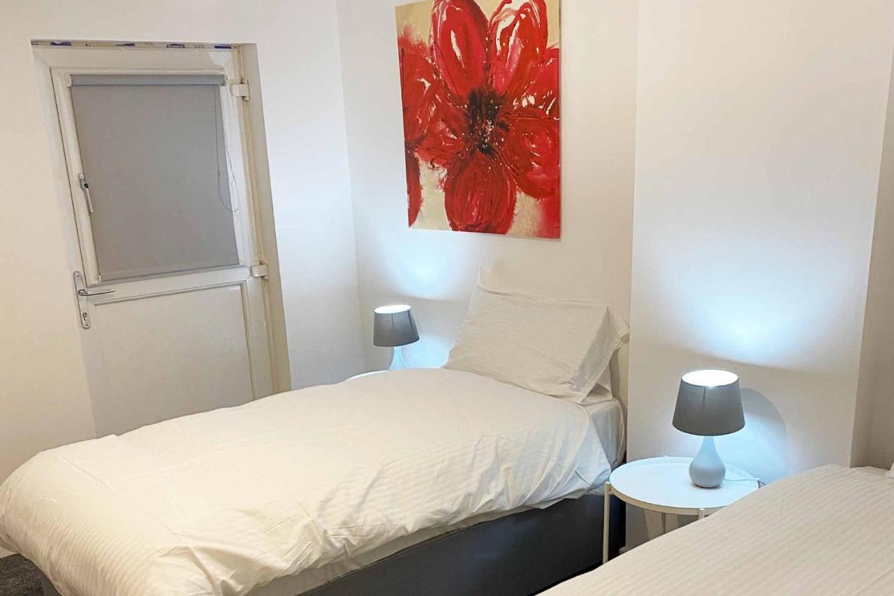 Sutton Contractor Accommodation - Warrington, St Helens Clock Face Zewnętrze zdjęcie